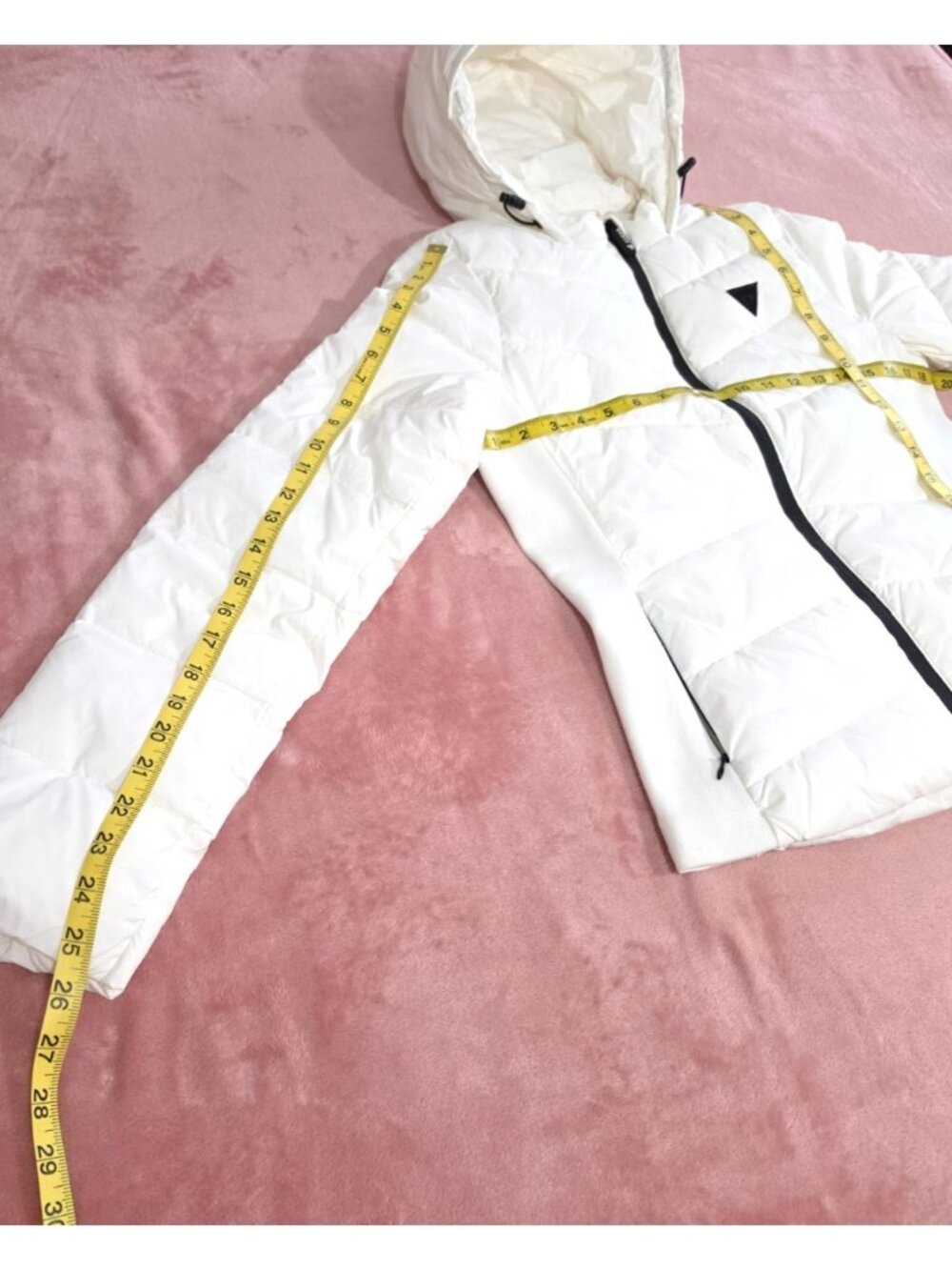 GUESS Women’s White Hooded Puffer Jacket, Short Length, Size S - Picture 7 of 11